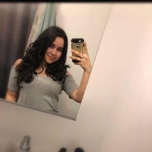 Meet your Posher, Anayarllette